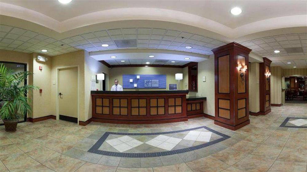 Holiday Inn Express Hotel & Suites Fort Wayne By Ihg Ellisville Bagian luar foto