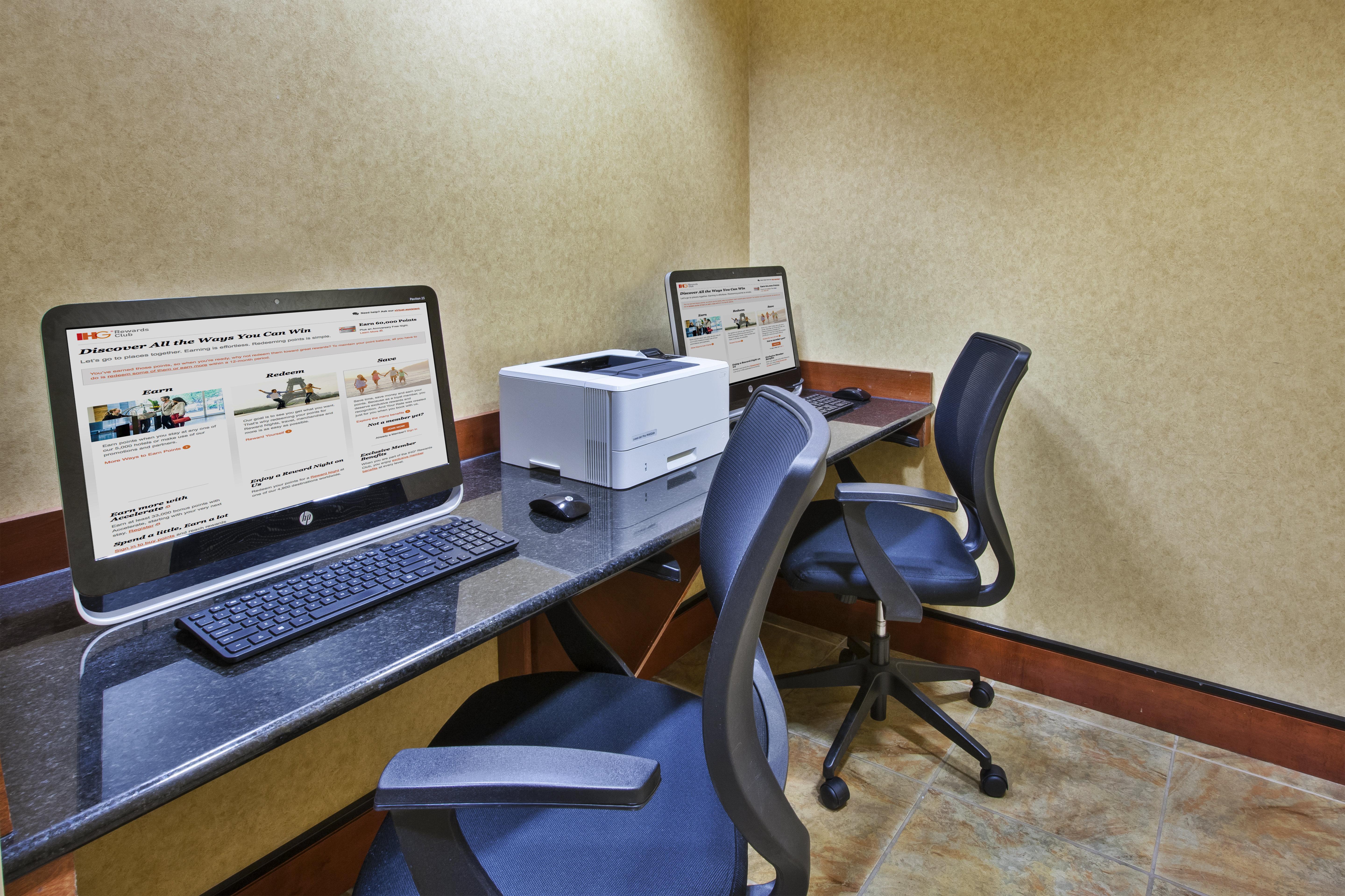 Holiday Inn Express Hotel & Suites Fort Wayne By Ihg Ellisville Bagian luar foto