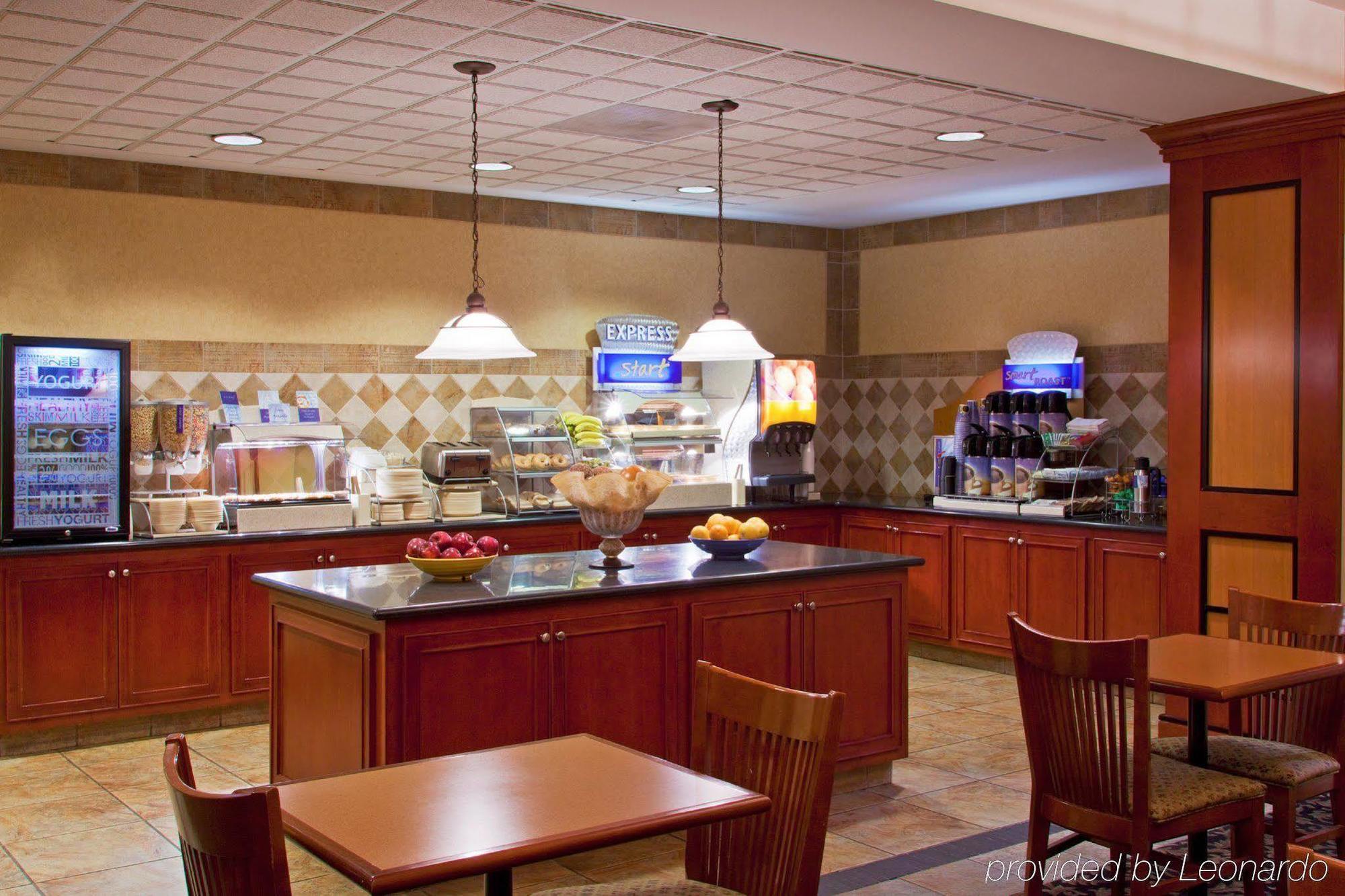 Holiday Inn Express Hotel & Suites Fort Wayne By Ihg Ellisville Bagian luar foto