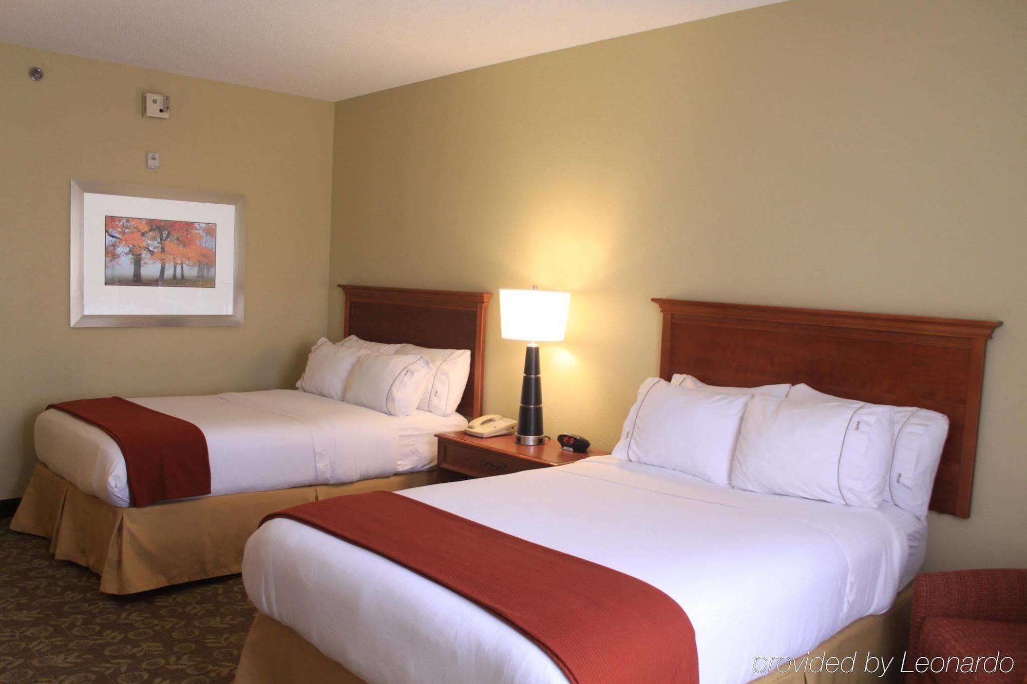 Holiday Inn Express Hotel & Suites Fort Wayne By Ihg Ellisville Bagian luar foto