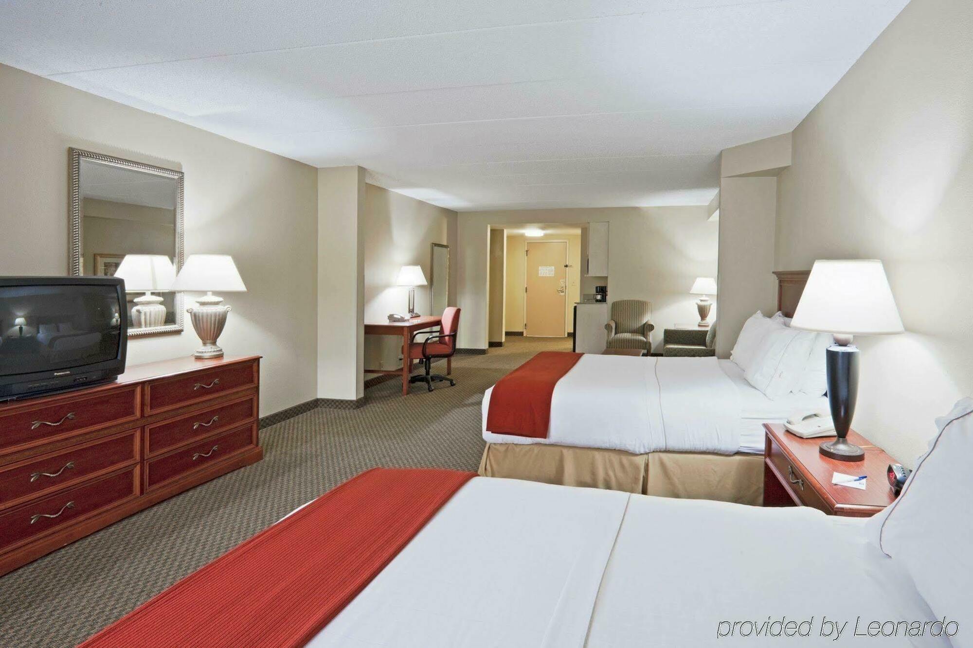 Holiday Inn Express Hotel & Suites Fort Wayne By Ihg Ellisville Bagian luar foto
